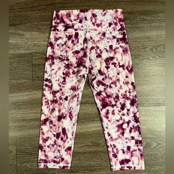 Old Navy | Go-Dry High-Rise Printed Compression Crop Leggings Size Medium - Picture 4 of 5